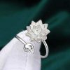 Rings Coordonné | White Lotus Adjustable Fidget Ring